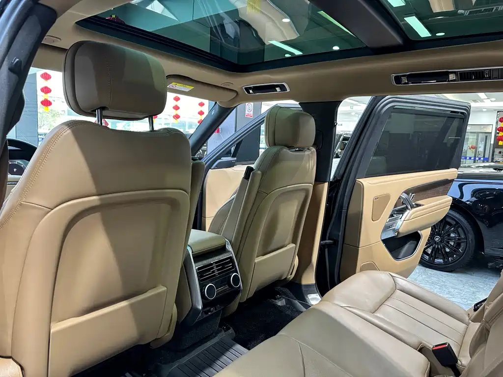 Land Rover Range Rover 2023 — фото 12