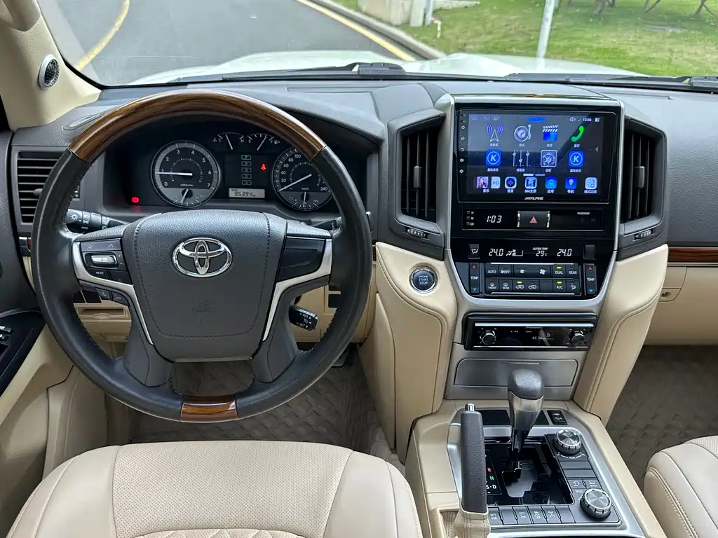 Toyota Land Cruiser 2018 — фото 19