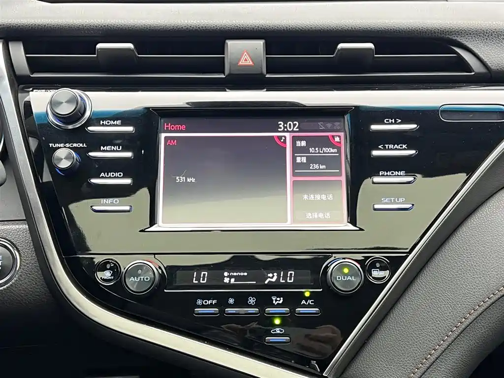 Toyota Camry 2018 — фото 18