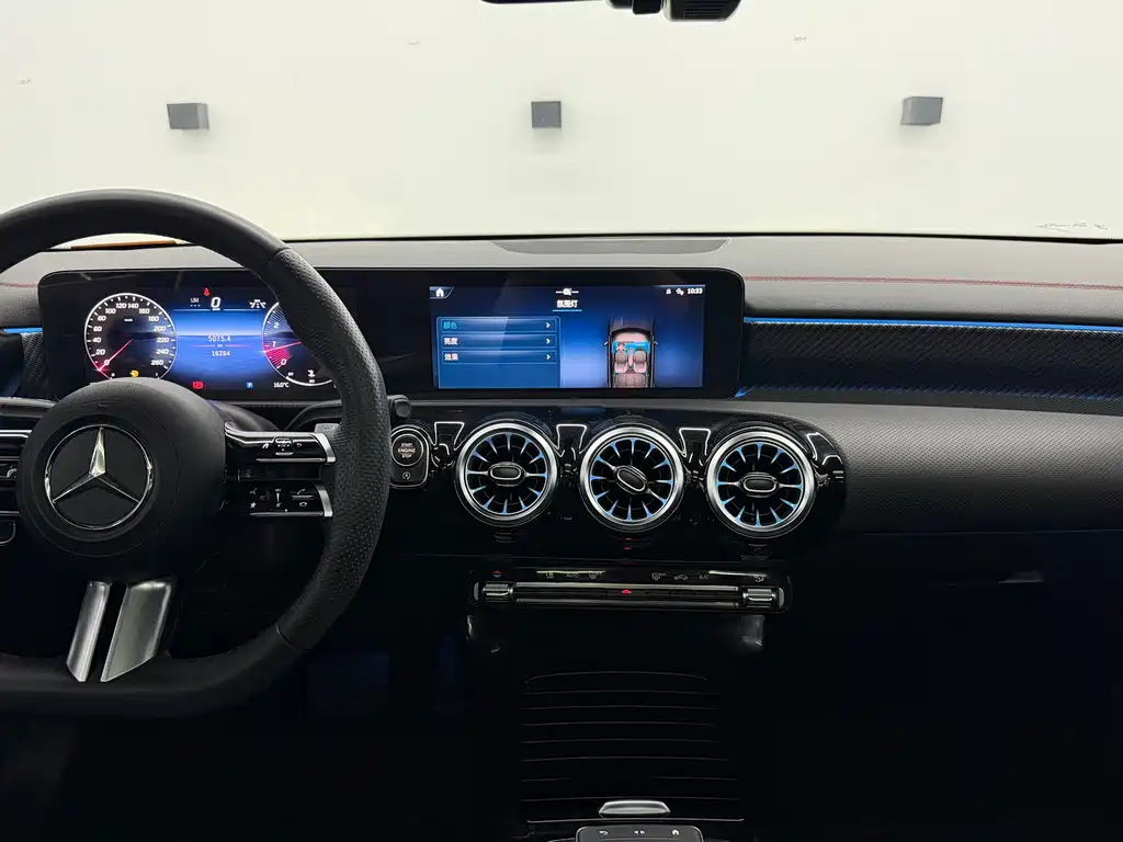 Mercedes-Benz A-Class 2023 — фото 8
