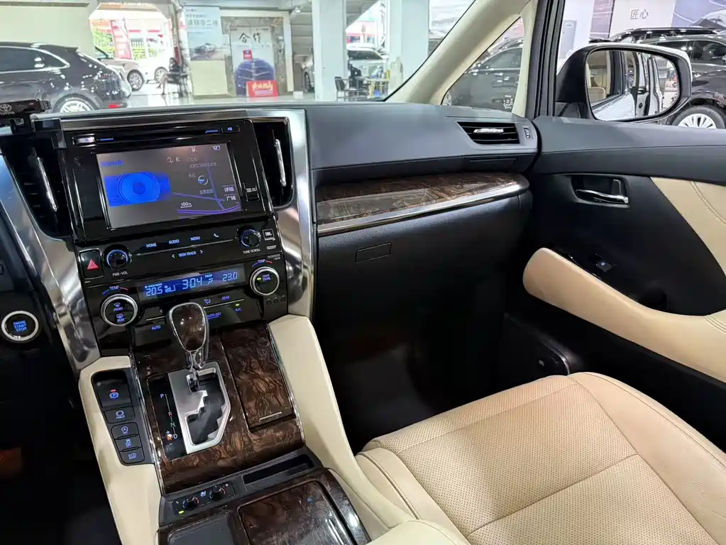 Toyota Alphard 2019 — фото 8