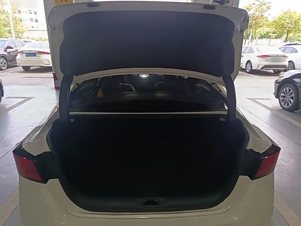 Nissan Teana 2022 — фото 19