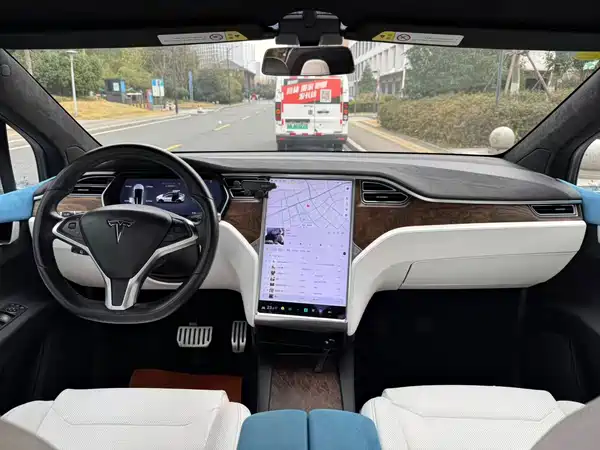 Tesla Model X 2016