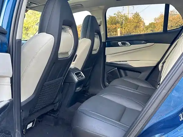 Lynk & Co 01 2019