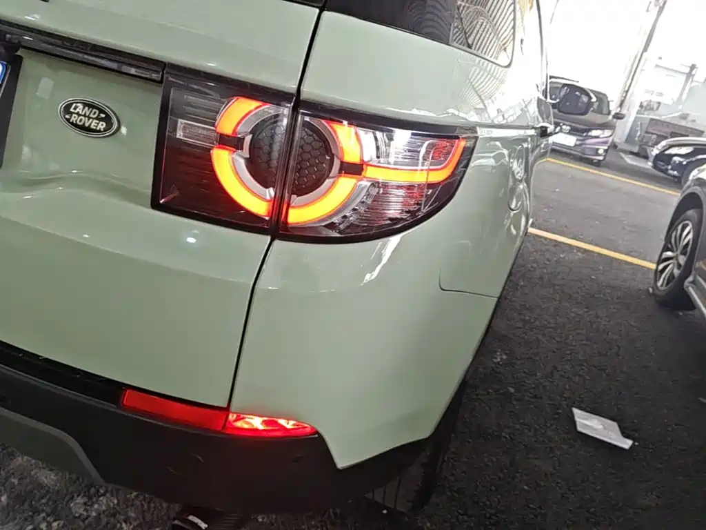 Land Rover Discovery Sport 2017 — фото 8