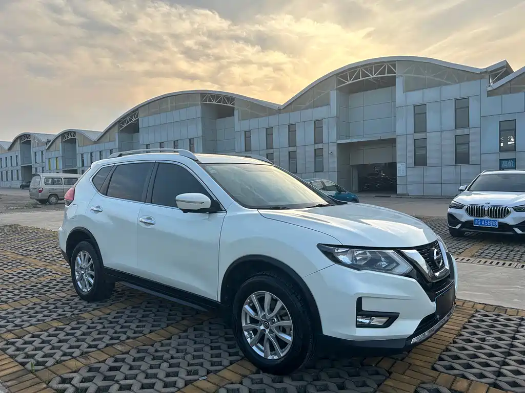 Nissan X-Trail 2018 — фото 3