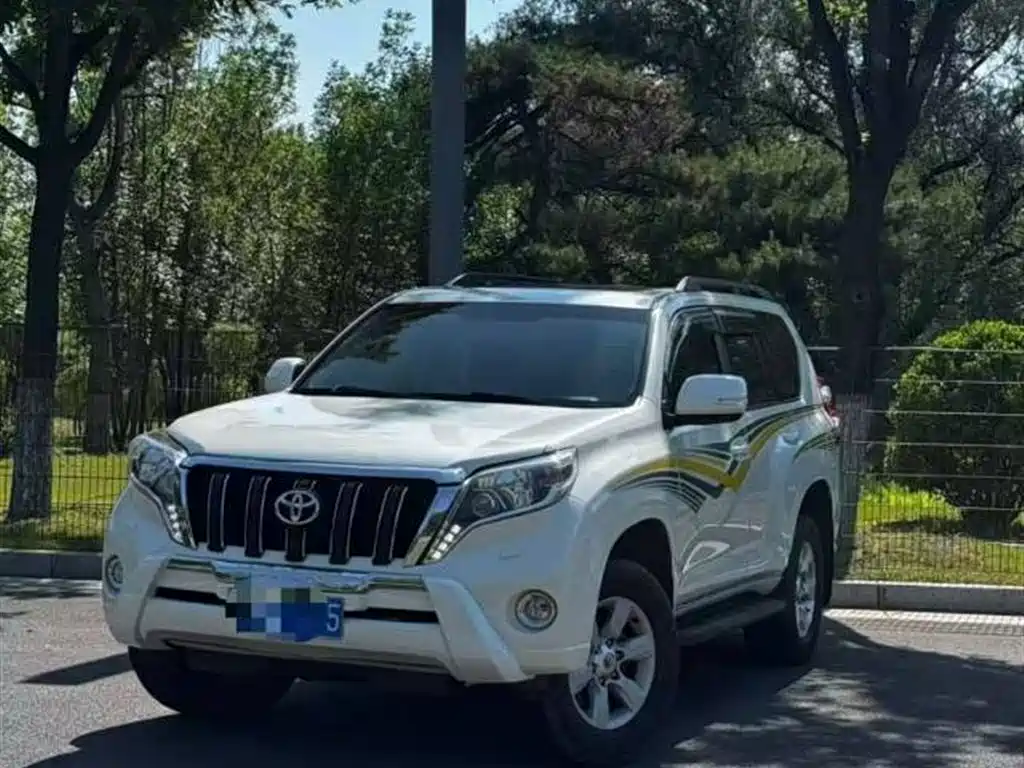 Toyota Prado 2015 — фото 1