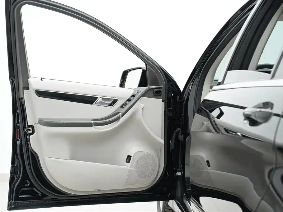 Mercedes-Benz R-Class 2016 — фото 10