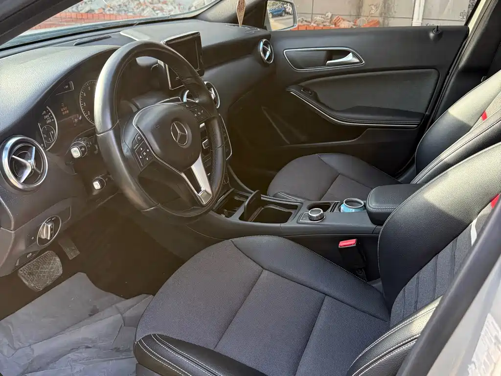 Mercedes-Benz A-Class 2015 — фото 6
