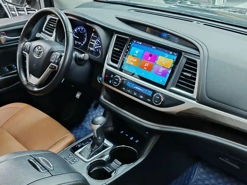 Toyota Highlander 2020 — фото 12