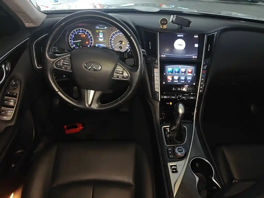 Infiniti Q50L 2016 — фото 10