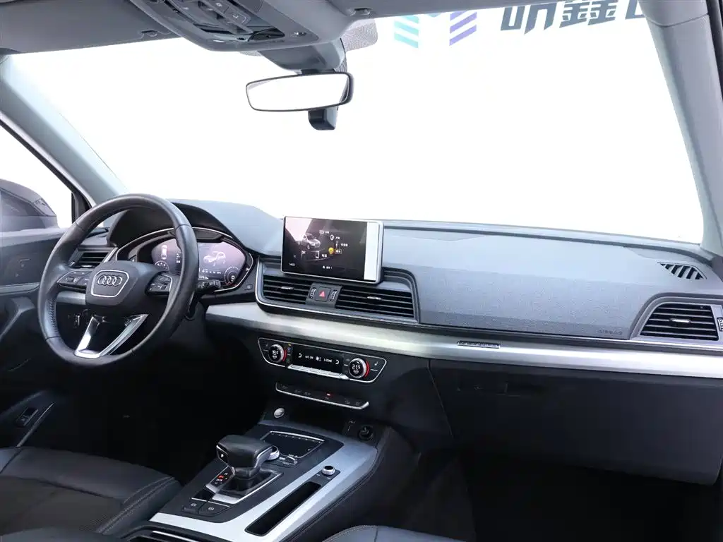 Audi Q5L 2019 — фото 20
