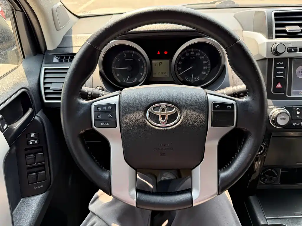 Toyota Prado 2016 — фото 19