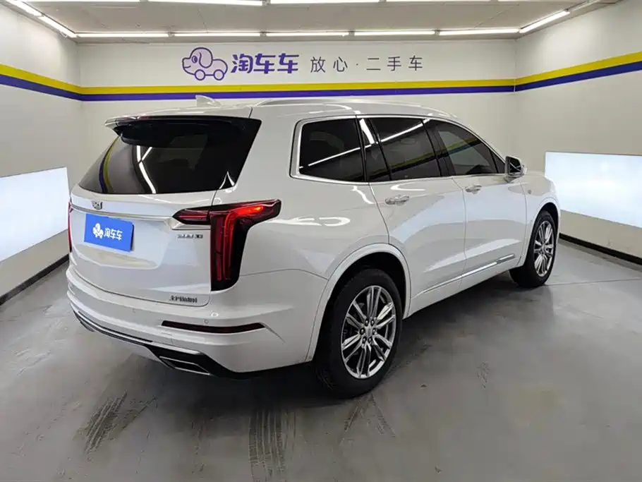 Cadillac XT6 2022 — фото 3