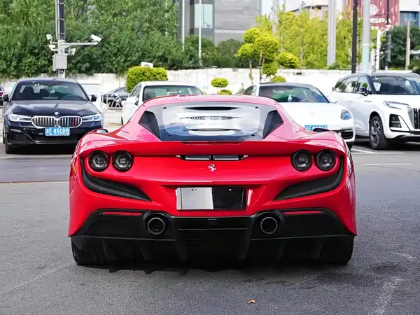 Ferrari F8 2022
