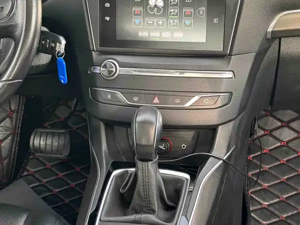 Peugeot 408 2017