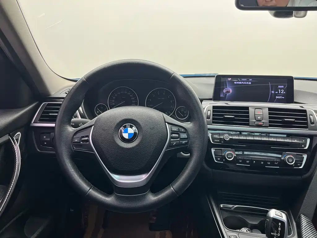 BMW 3 Series 2016 — фото 12