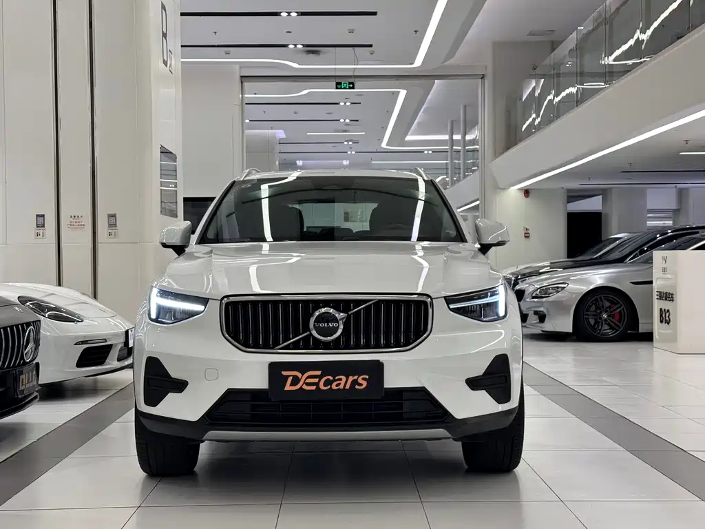 Volvo XC40 2024 — фото 2