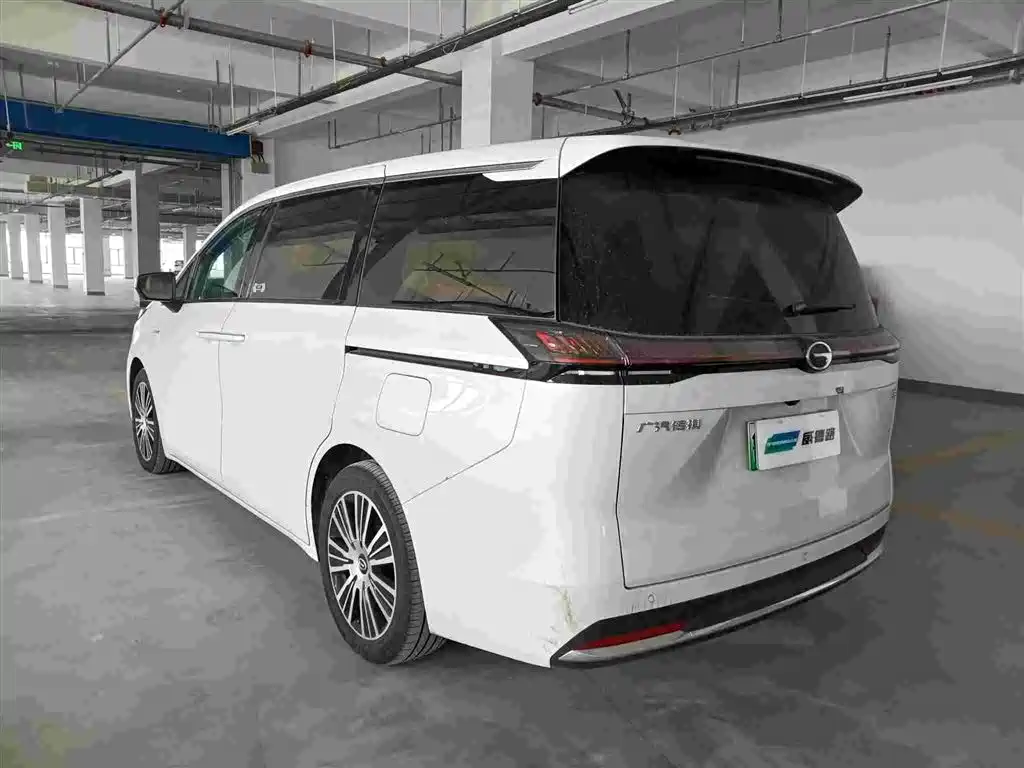 GAC Motor E8 Hybrid 2025 — фото 4