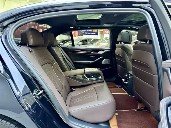 BMW 5 Series 2023