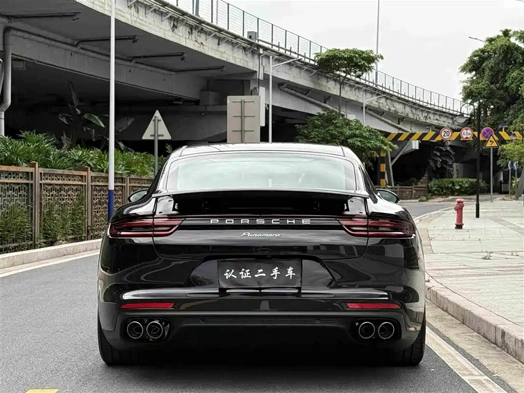 Porsche Panamera 2019 — фото 23