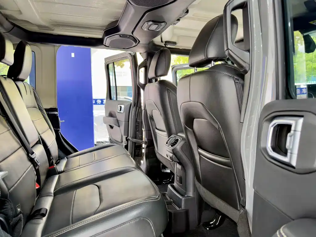 Jeep Wrangler PHEV 2022 — фото 15