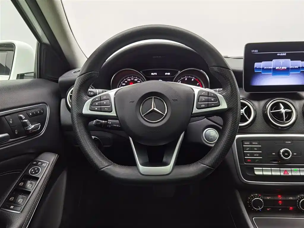 Mercedes-Benz GLA 2019 — фото 11