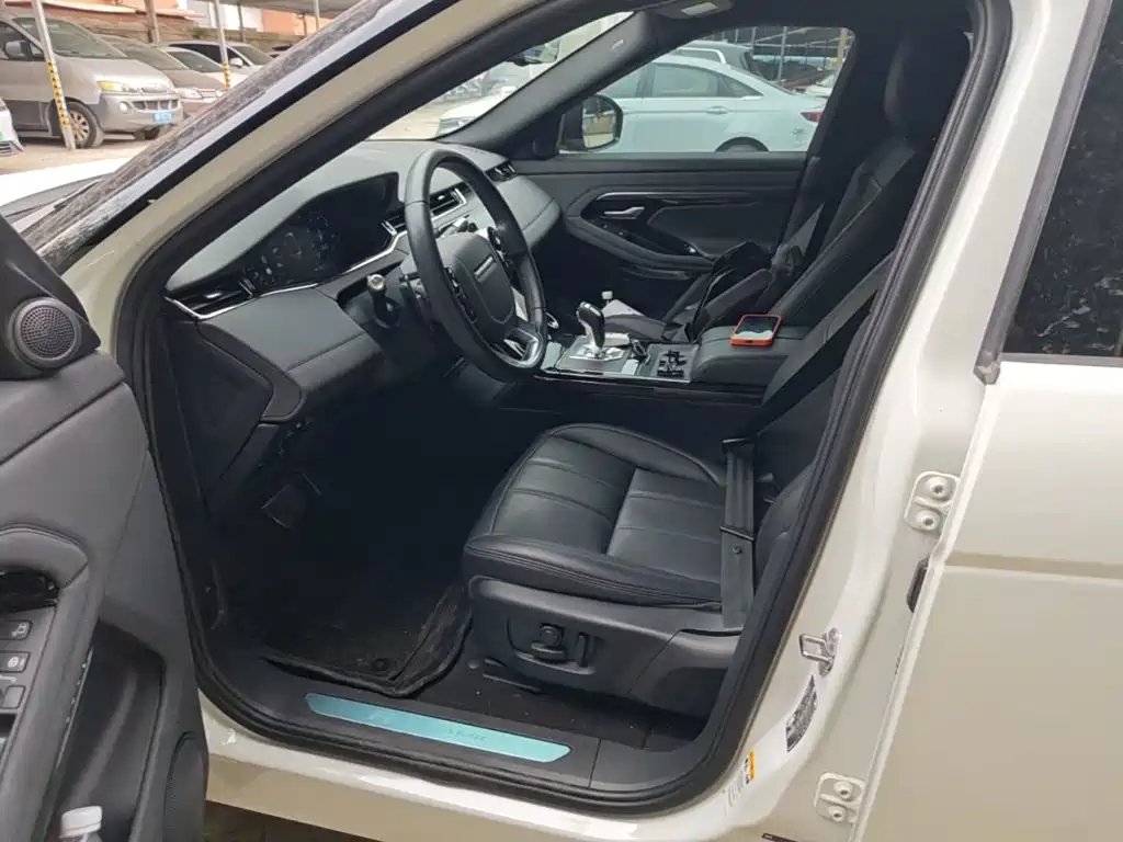 Land Rover Evoque 2020 — фото 15