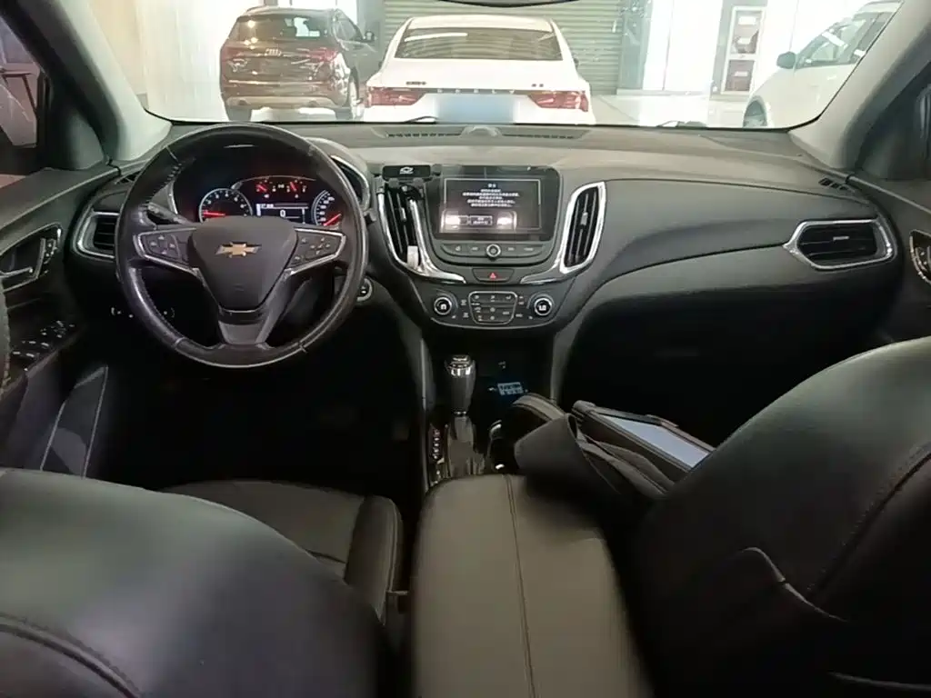 Chevrolet Equinox 2017 — фото 10