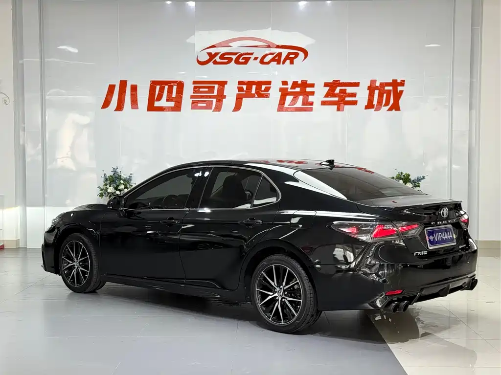 Toyota Camry 2019 — фото 2