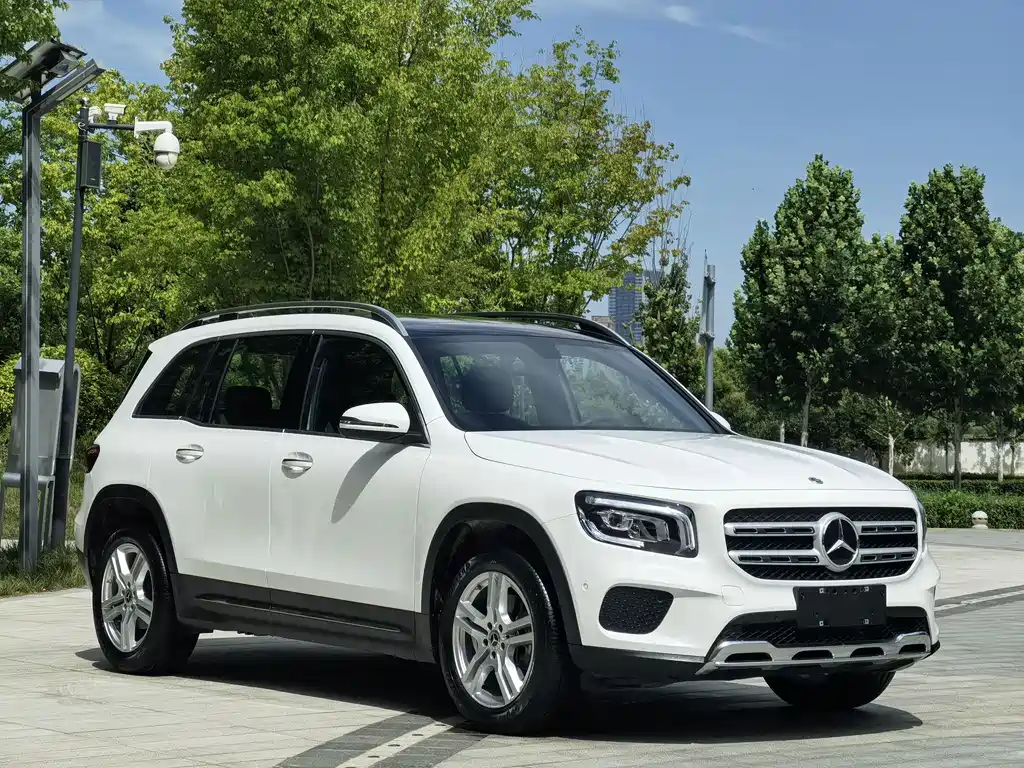 Mercedes-Benz GLB 2023