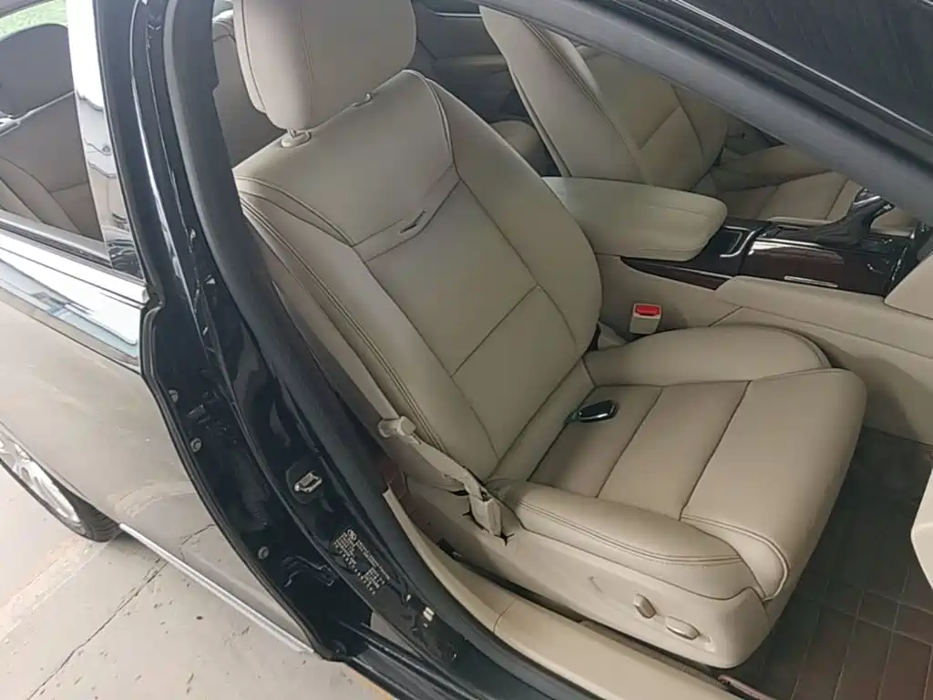Cadillac XTS 2015 — фото 25
