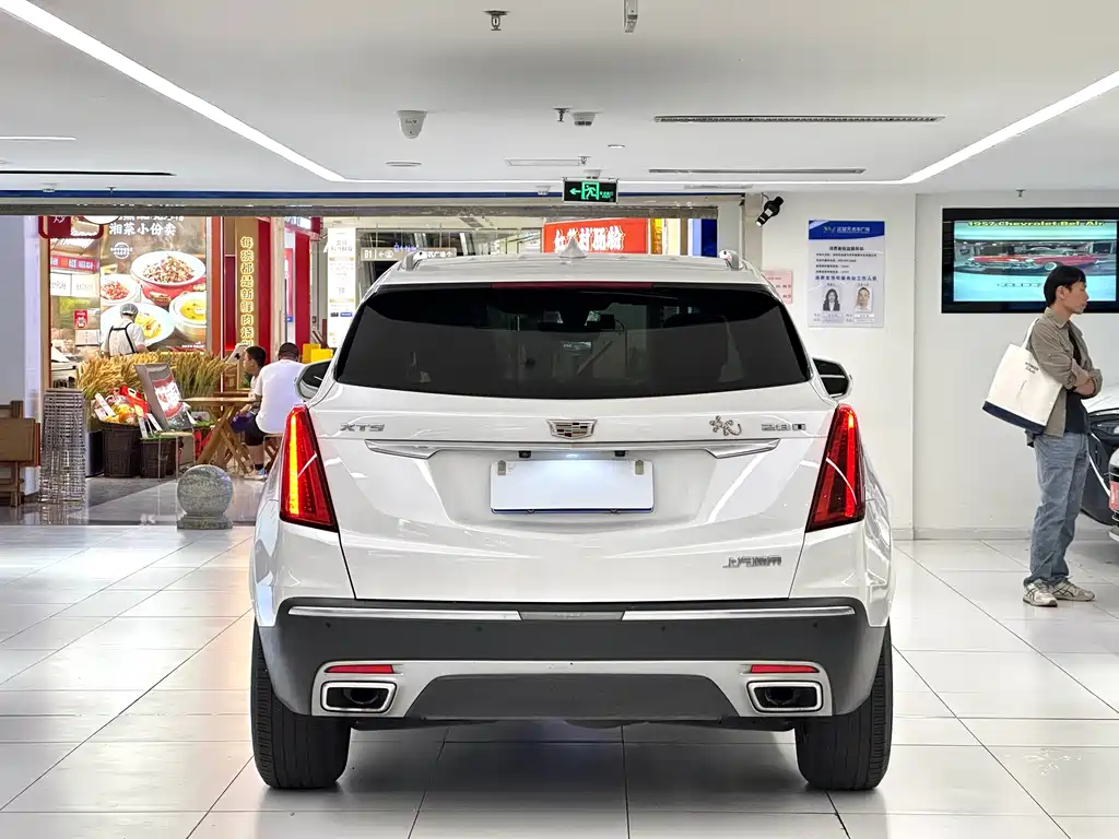 Cadillac XT5 2020 — фото 6