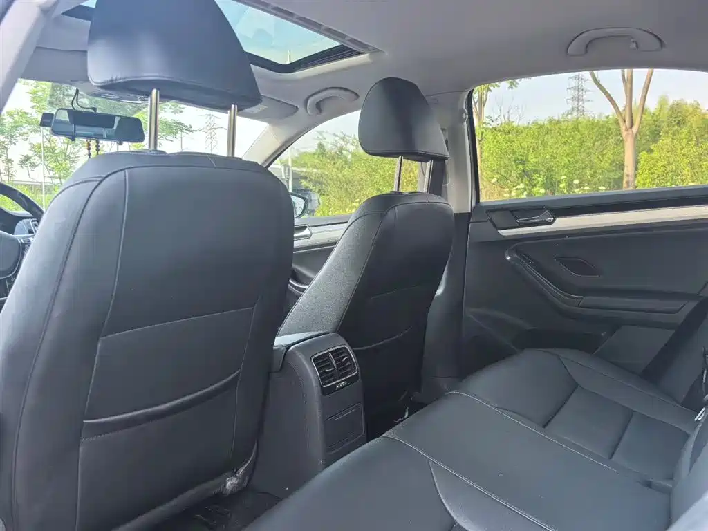 Volkswagen Sagitar 2019