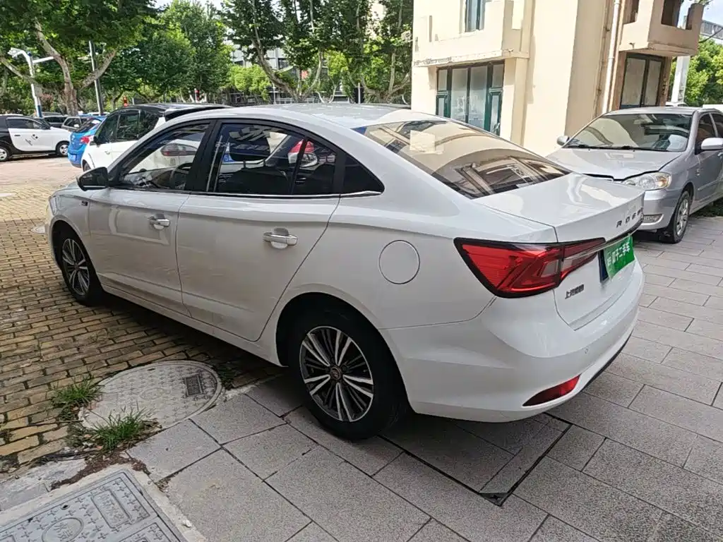 Roewe i5 2018 — фото 5