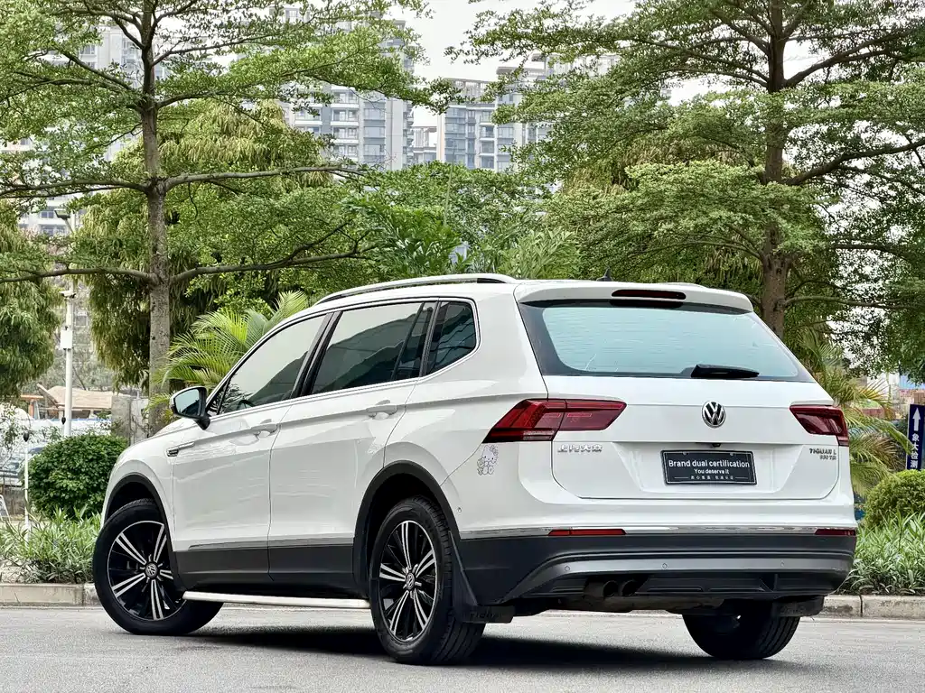 Volkswagen Tiguan L 2017 — фото 5