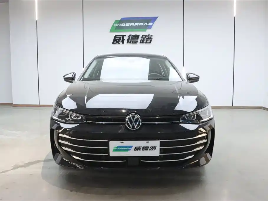 Volkswagen Passat 2025 — фото 2