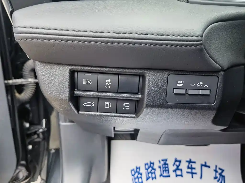 Toyota Avalon 2020 — фото 13