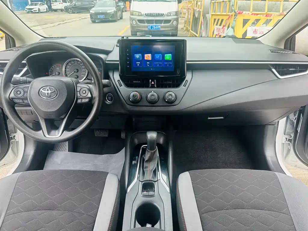 Toyota Corolla 2023 — фото 13