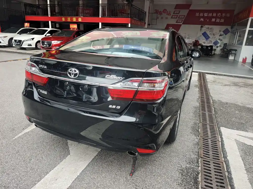 Toyota Camry 2016 — фото 6