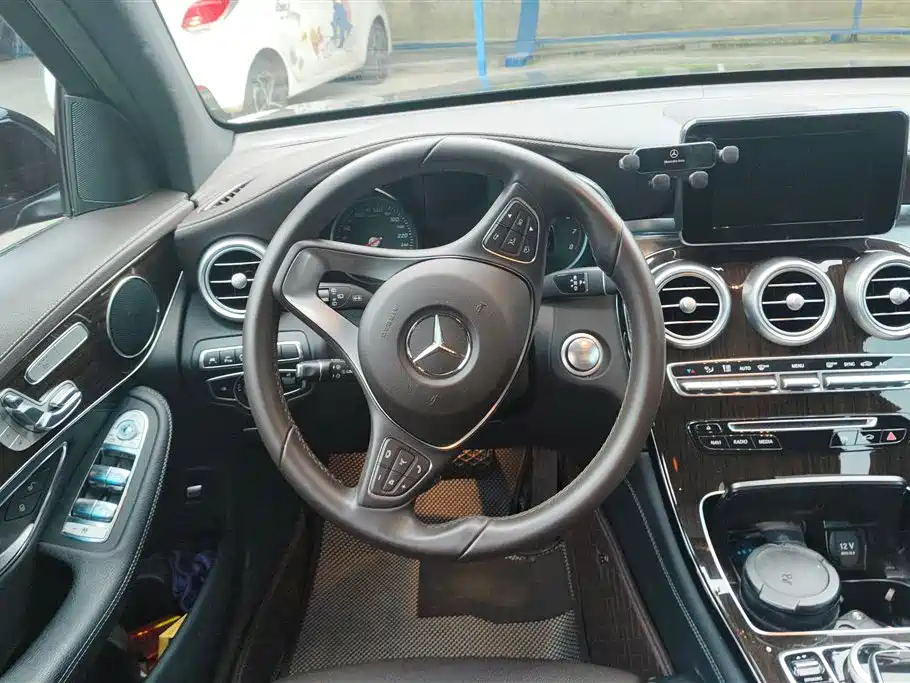 Mercedes-Benz GLC 2019 — фото 15