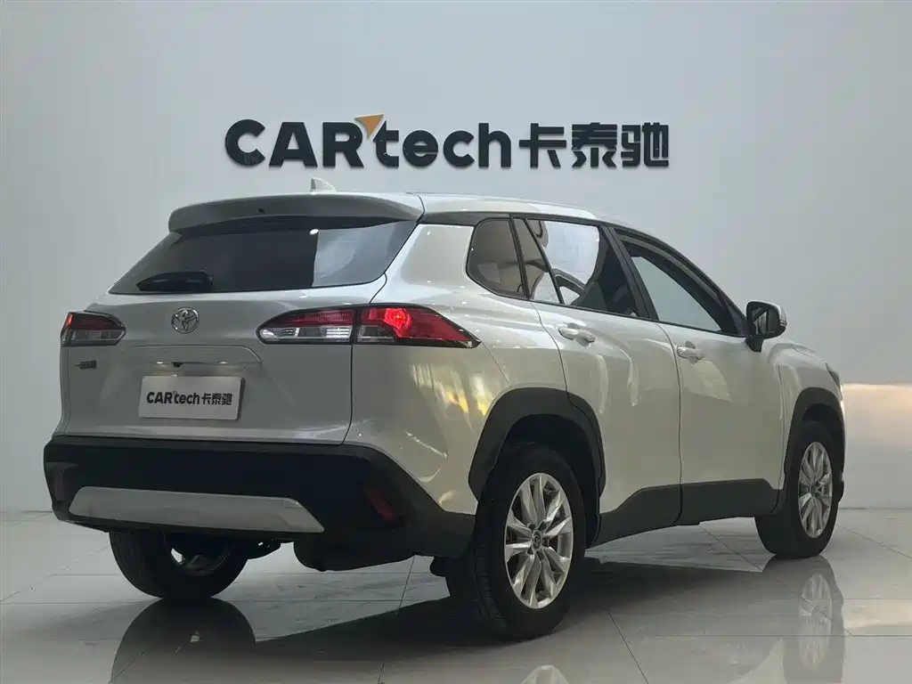 Toyota Corolla Cross 2024 — фото 17