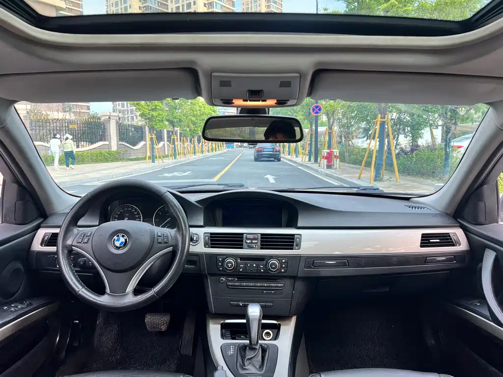 BMW 3 Series 2012 — фото 11