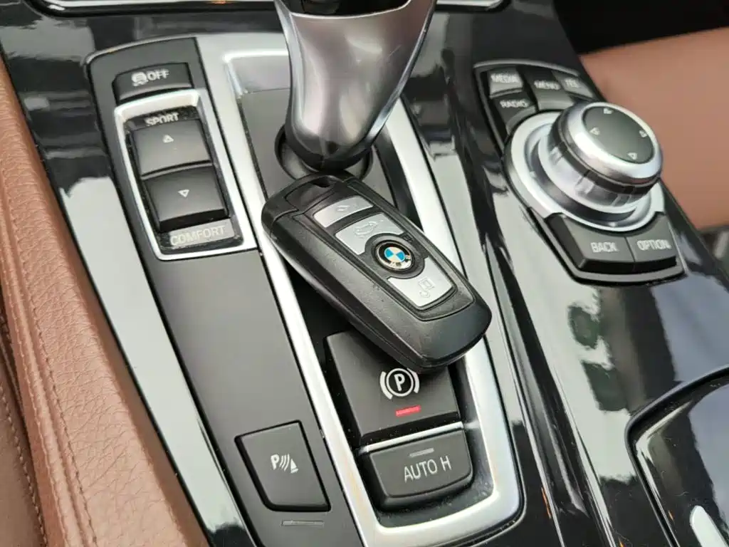 BMW 5 Series 2016 — фото 9