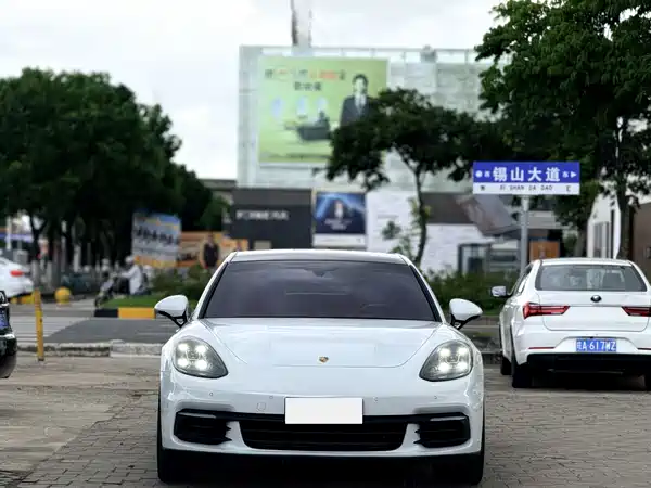 Porsche Panamera 2019