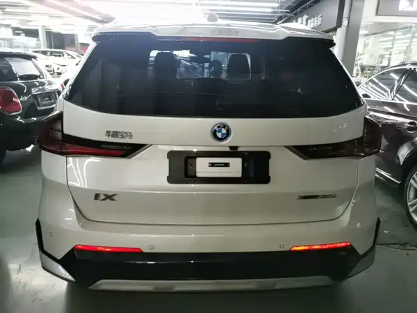 BMW iX1 2024