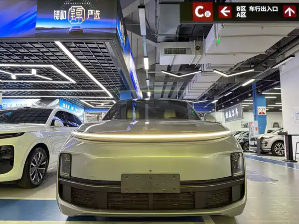 Li Auto L8 2023