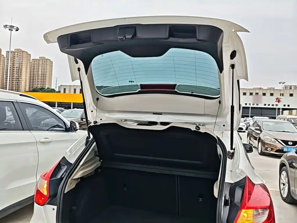 Ford Focus 2014 — фото 19