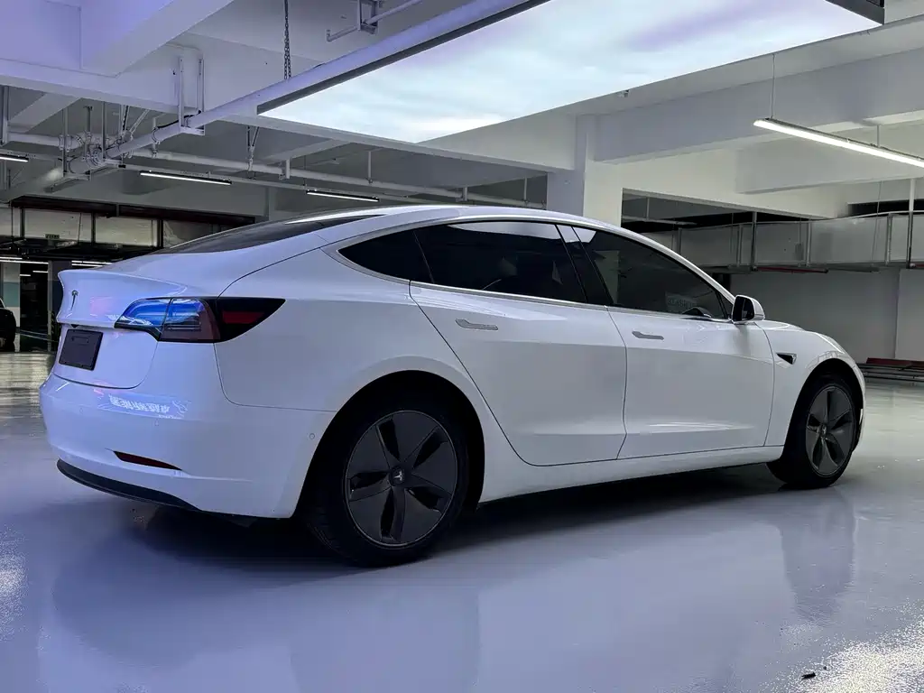Tesla Model 3 2019 — фото 10