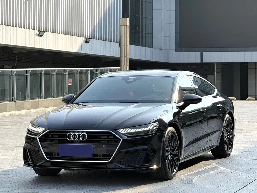 Audi A7 2021 — фото 1